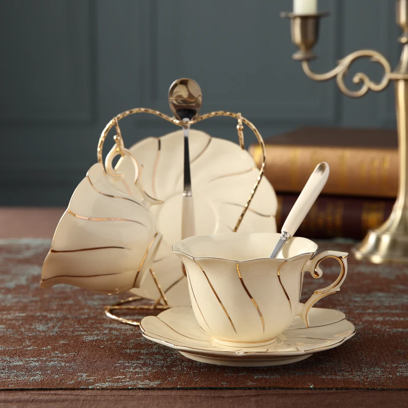 Комплект Европейской роскошной кофейной чашки с блюдцем из костяного фарфора