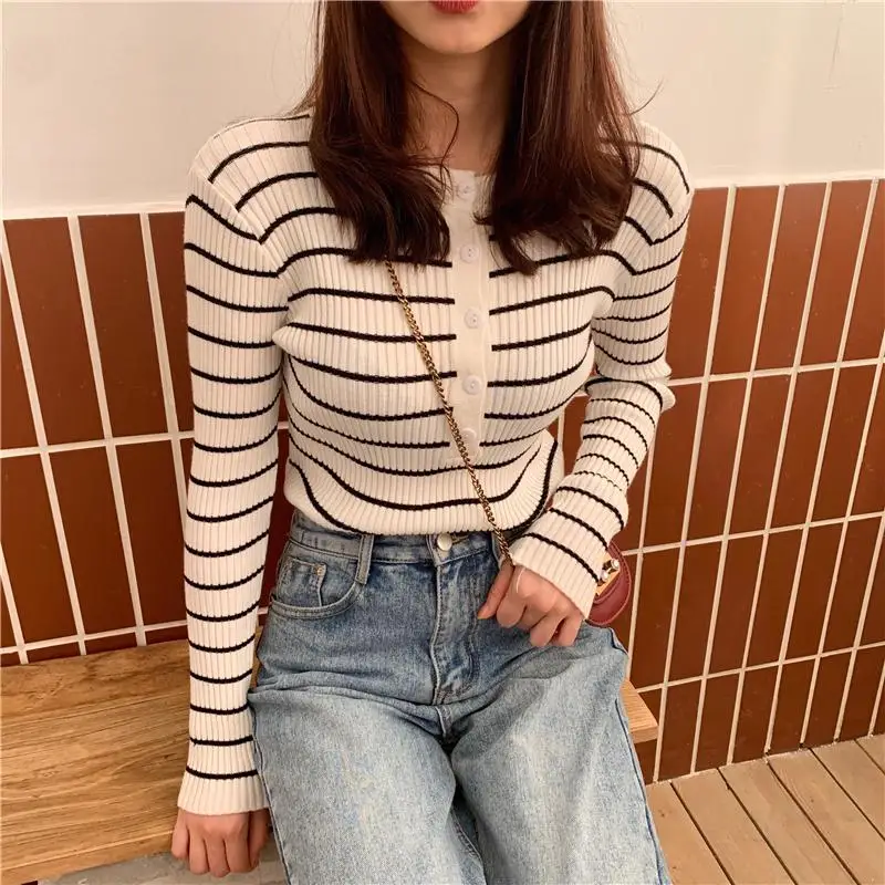 

Striped Knitted Sweater Pullovers Women O-Neck Long Sleeve Vintage Harajuku Jumpers Buttons Casual Knitwear Tops Slim Fit Z994