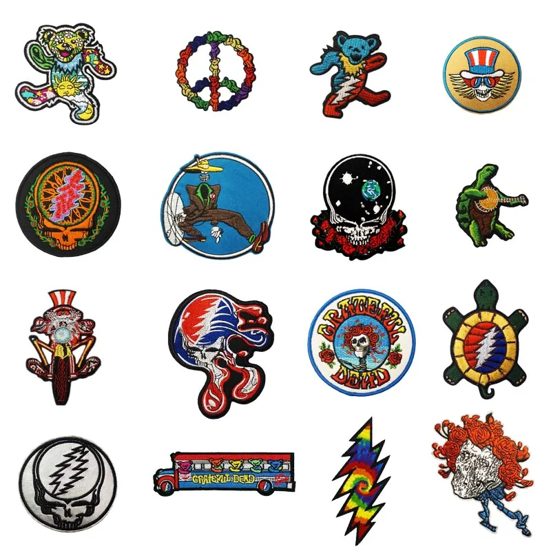 Значок Grateful Dead с изображением космического лица, молнией в кругу и знаком мира на медведе с черепахой, выполненный в технике тай-дай и вышитый на железо.