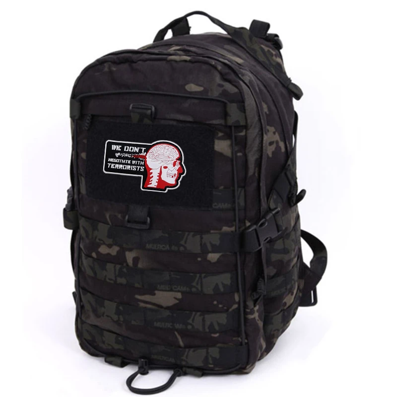 Череп голова 3D накладка из пвх мы не вести переговоры с террористов липучки