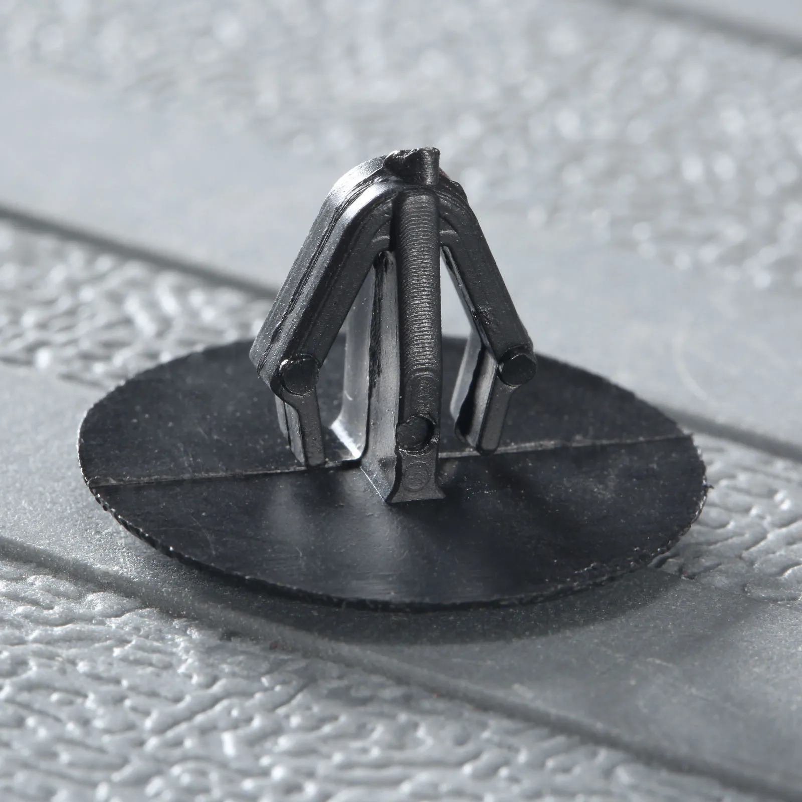 Клипсы для автомобильного бампера пластиковые заклепки с отверстием 12 мм 50