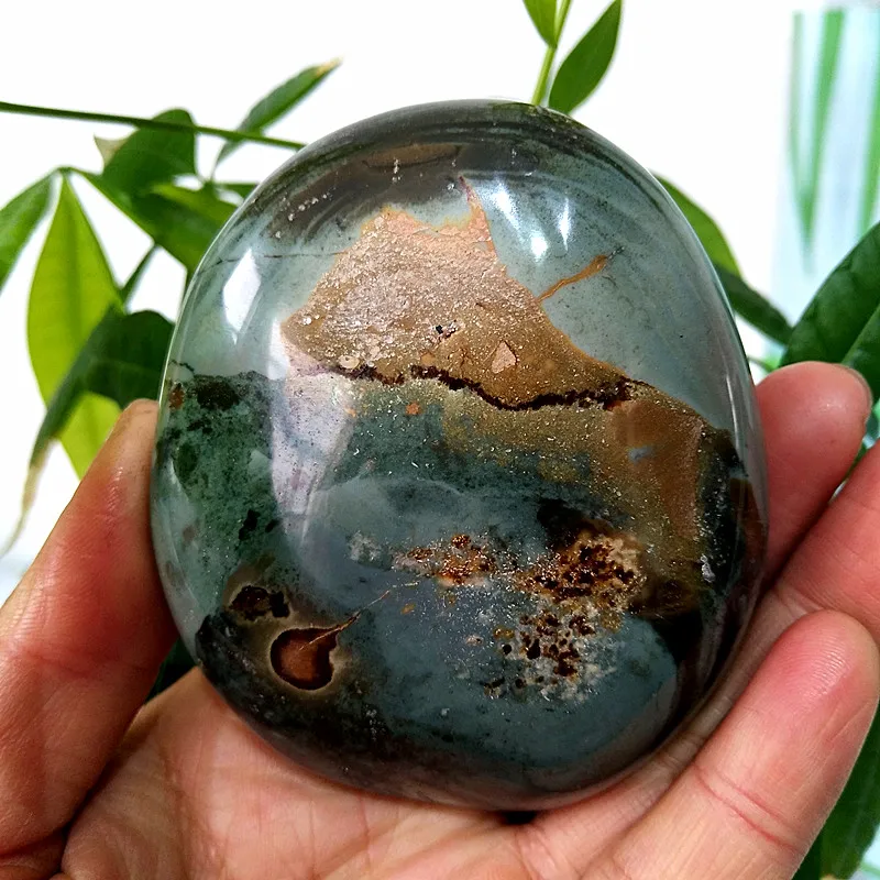

Natural Crystal Ocean Stone Palm Stone Spiritual Meditation Feng Shui Cure Crystal Furniture With Accessories Yoga Exercise Ston