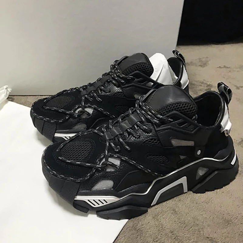 Женские кроссовки со шнуровкой удобные модельные спортивные лоскутные дышащие