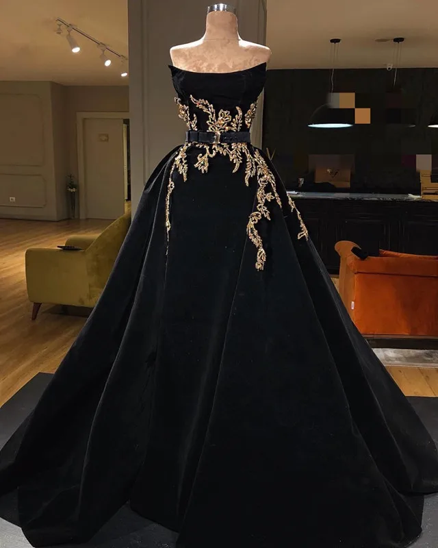 

Black Evening Dresses Ball Gown Scoop Appliques Beaded Dubai Saudi Arabia Long Prom Dress Gown Robe De Soiree