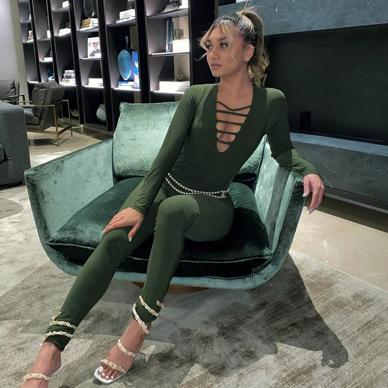 Женский спортивный комбинезон с глубоким V-образным вырезом открытой спиной и