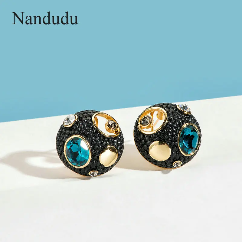Nandudu Винтаж дизайн серьги гвоздики черный Цвет круглый дырочку голубые
