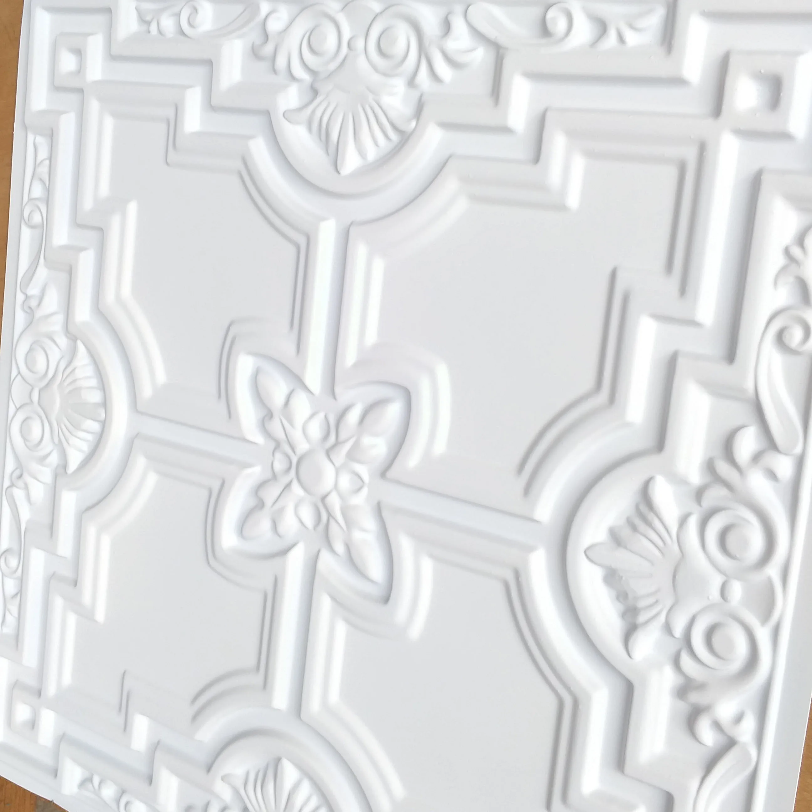 Потолочная плитка из искусственного олова окрашенные белые матовые цветные