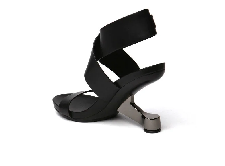 

Women sandals in leather