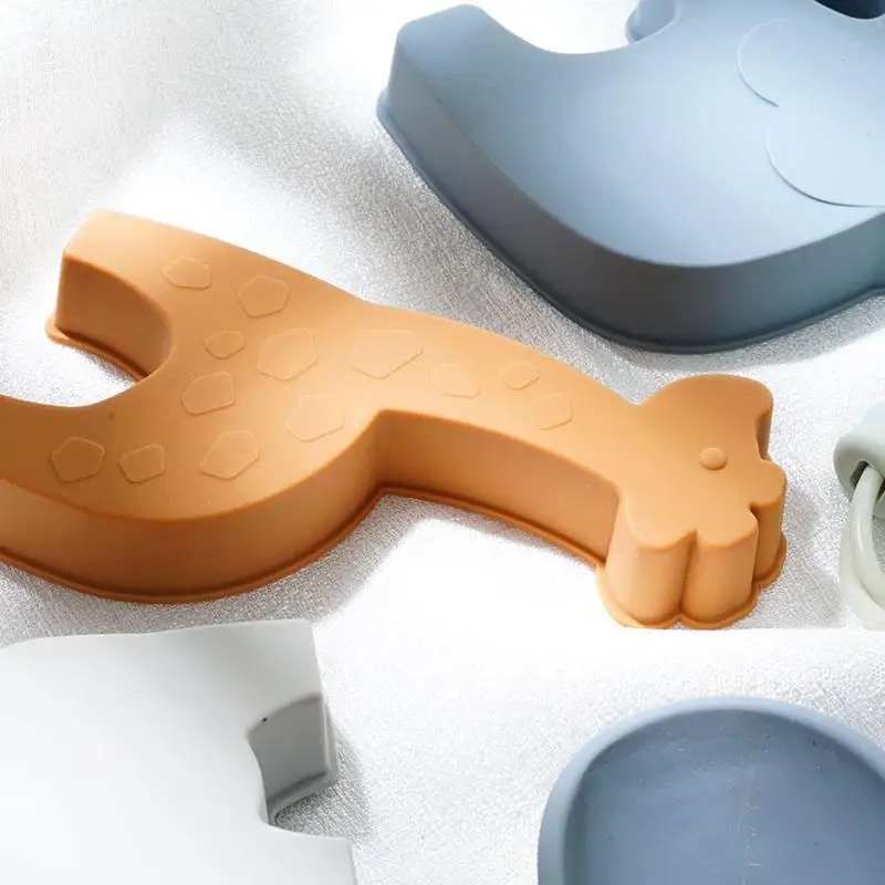 

New Summer Beach Play Water Sand Bucket Set for Kids Elephant Giraffe Crocodile Animal Shovel Silicone Shell Collectiong Bucket