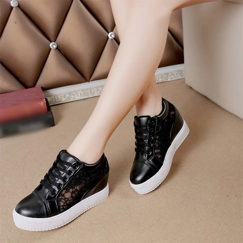 Кроссовки женские на шнуровке Вулканизированная плотная подошва цветочный