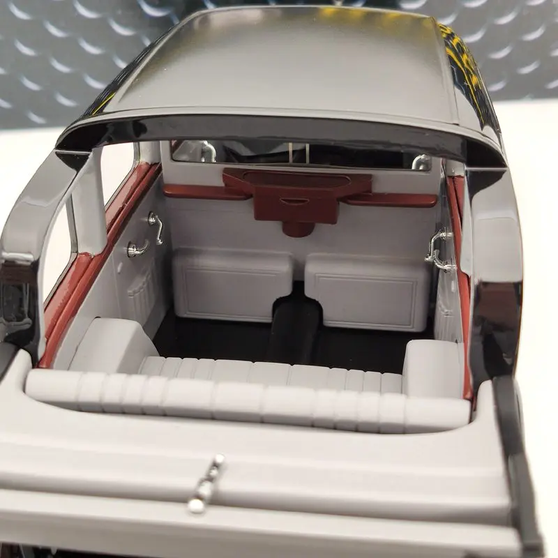 Модель Triple9 1:18 для автомобилей M ~ des-B nz 260D W138 Pullman Landaulet 1936 черная из 1800103 смолы |
