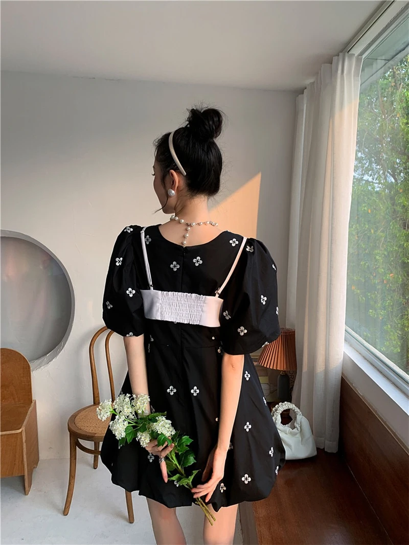 

2021 new summer ladies dress printed flowers puff sleeve short sleeve ladies dress black Harajuku robe dress