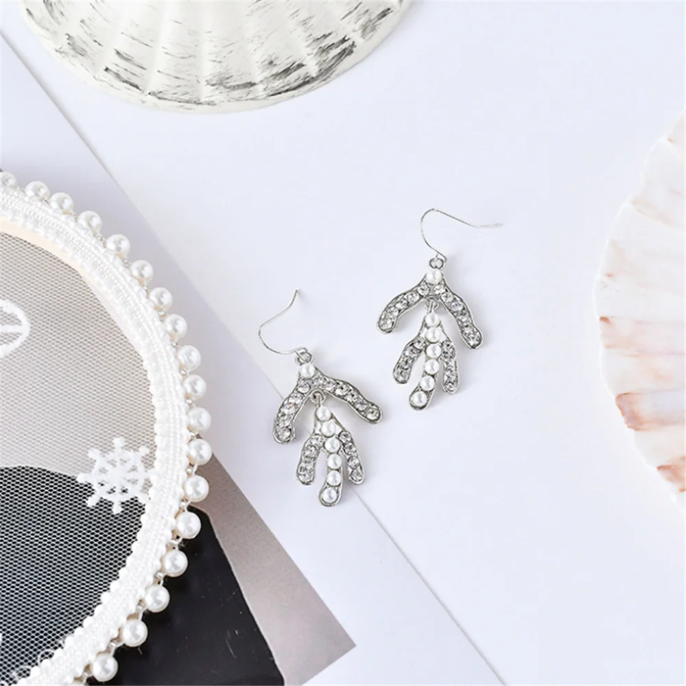 

Simple Women's Dance Party Gift Jewelry Fashion Wild Tassel Earrings Temperament Zircon Love Retro Trend Earrings Wholesale