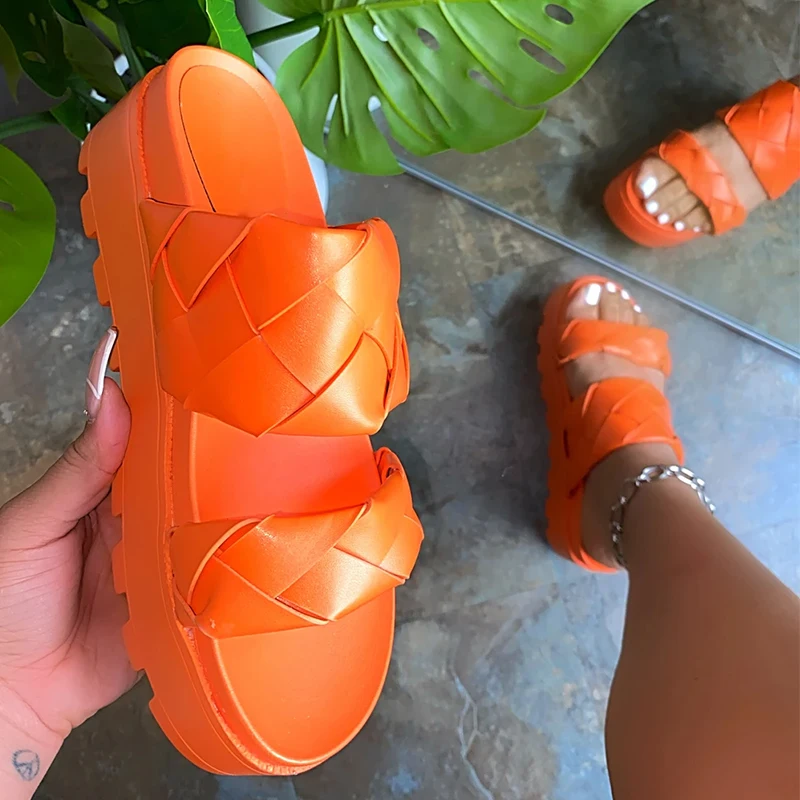 

LLOGAI New Women's Flat Shoes Beach Platform Slippers Woman Summer Casual Slides Ladies Outdoor Round Toe Female Rubber Footwear