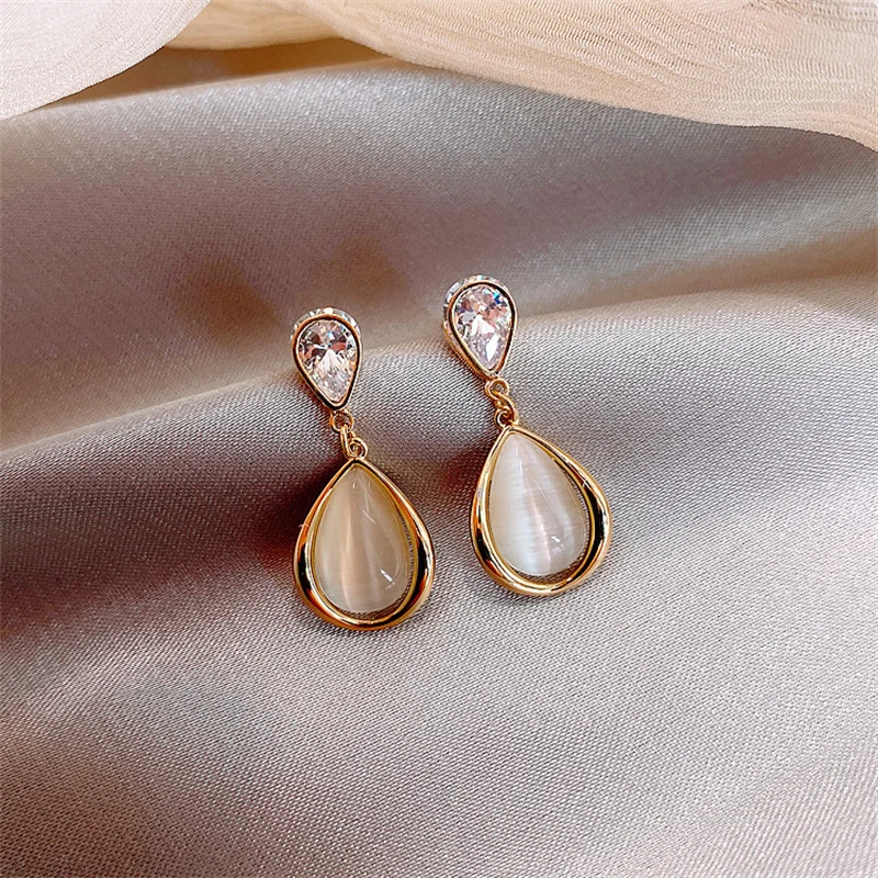 

925 Silver Needle Korean Version New Trend Fashion Net Red Temperament Cat's Eye Water Drop Earrings Female