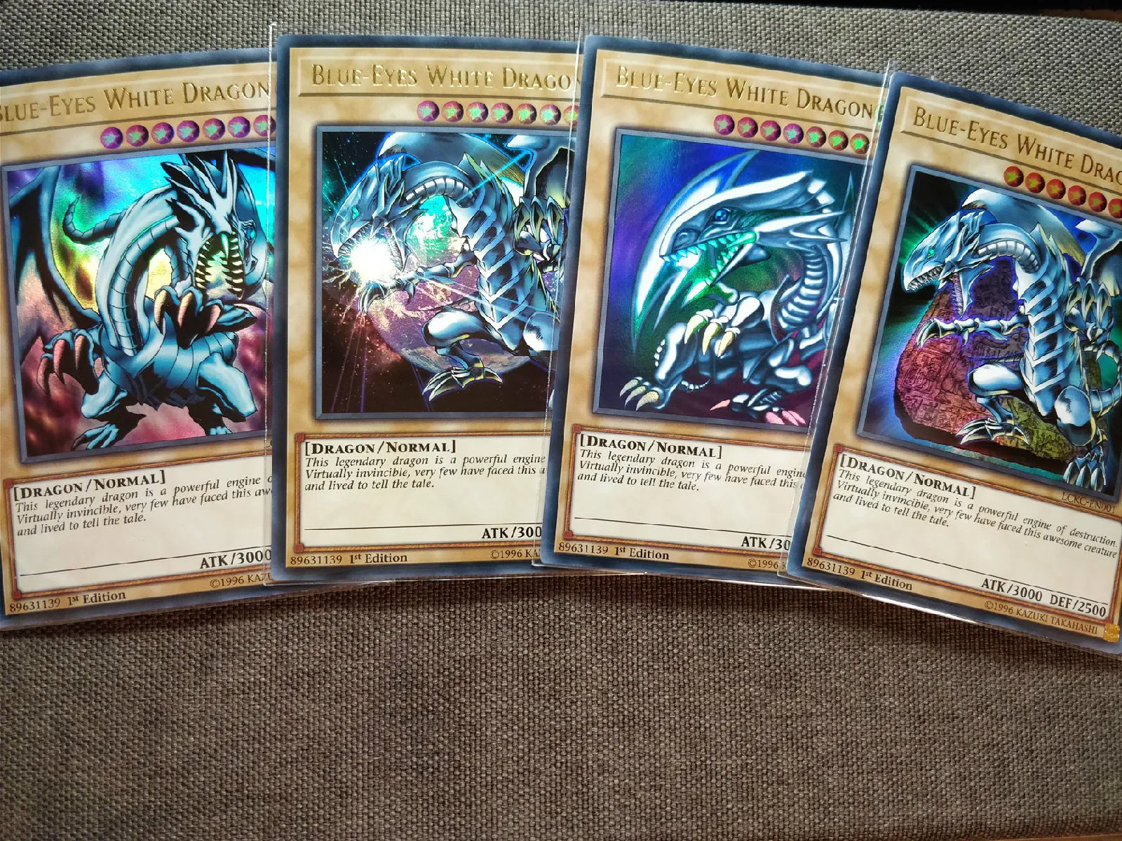 27 стилей Yu Gi Oh оригинальные голубые глаза белый дракон Английский Немецкий игрушки хобби Хобби Коллекционные игры Коллекция аниме-открытки