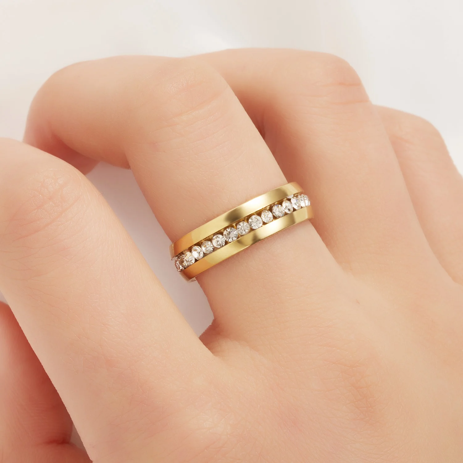 

Smooth Stainless Steel Couple Rings Simple Zircon Stone Matte Women Lovers Wedding Finger Ring Jewelry Delicate Engagement Gifts