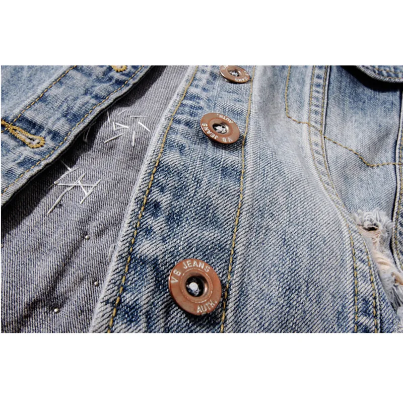 Летний модный короткий джинсовый жилет с вышивкой бисером женский без рукавов