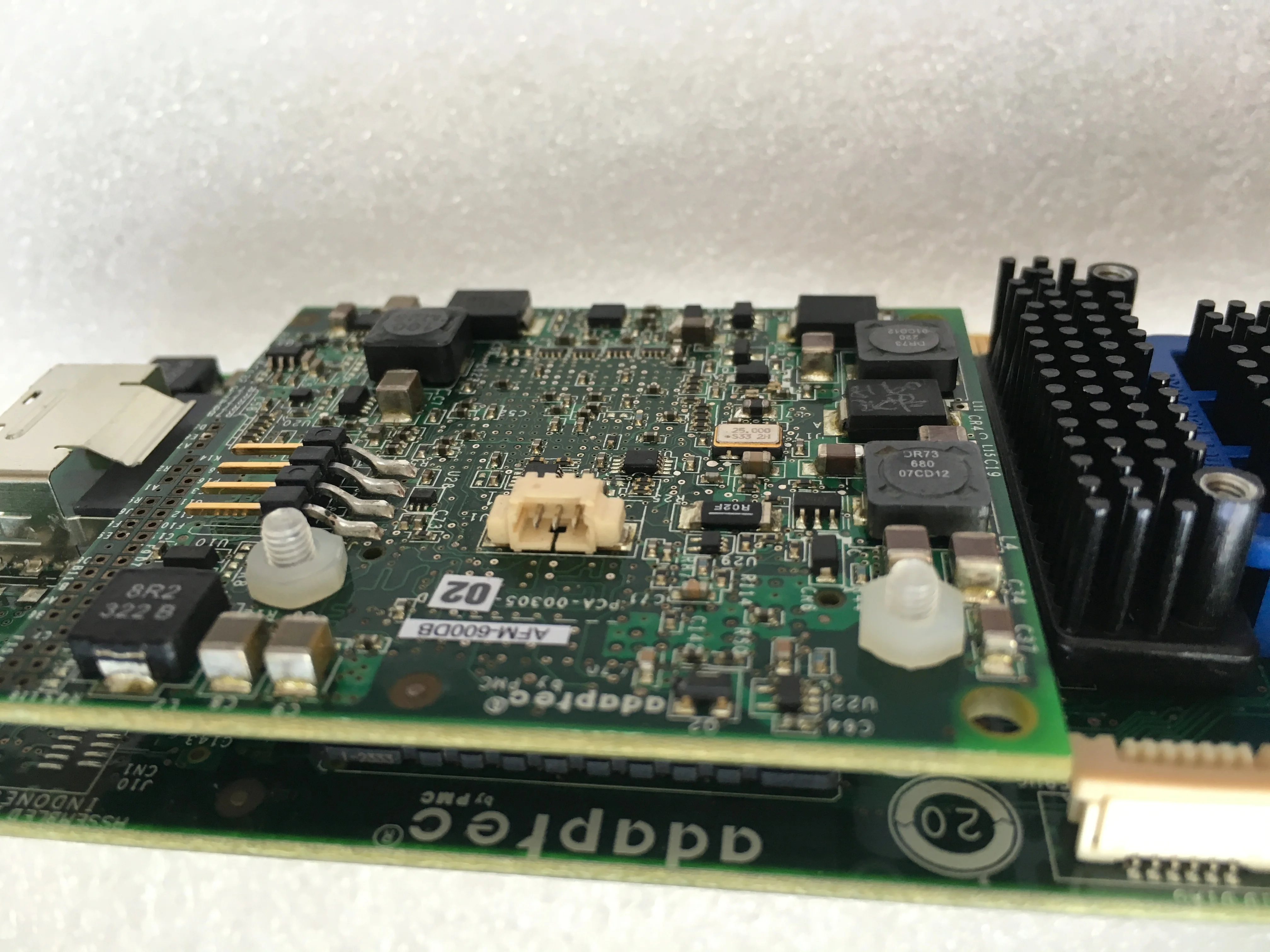 Адаптер для двух ядер SATA и SAS RAID контроллер HBA 512 Мб PCIe 2 0x8 с низким кронштейном |