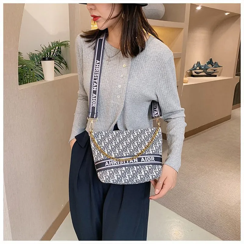 

New Designer Shoulder Bag For Women Canvas Crossbody Messenger Female Bags Fashion Chain Sling Ladies Handbags