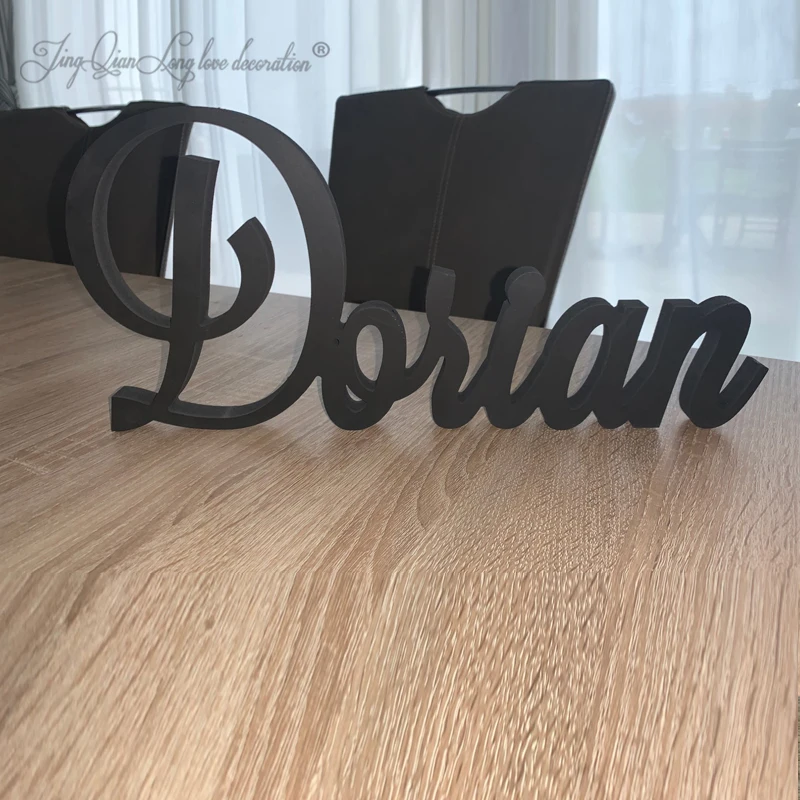 Индивидуальные деревянные именные знаки с большим именем различные