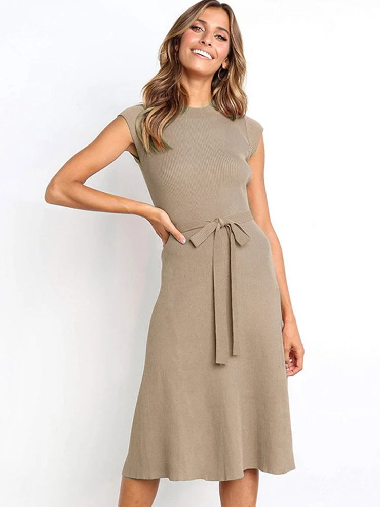 Вечернее платье-трапеция с круглым вырезом и рукавом-крылышком вечерние платья