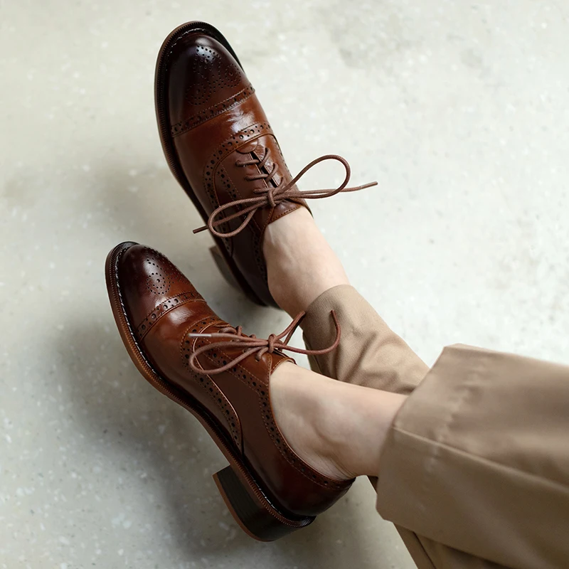 

HOT SALE Women Shoes Natural Leather pumps 22-24.5cm Cowhide upper + sheepskin insole Brock Carving Nostalgic shoe for women