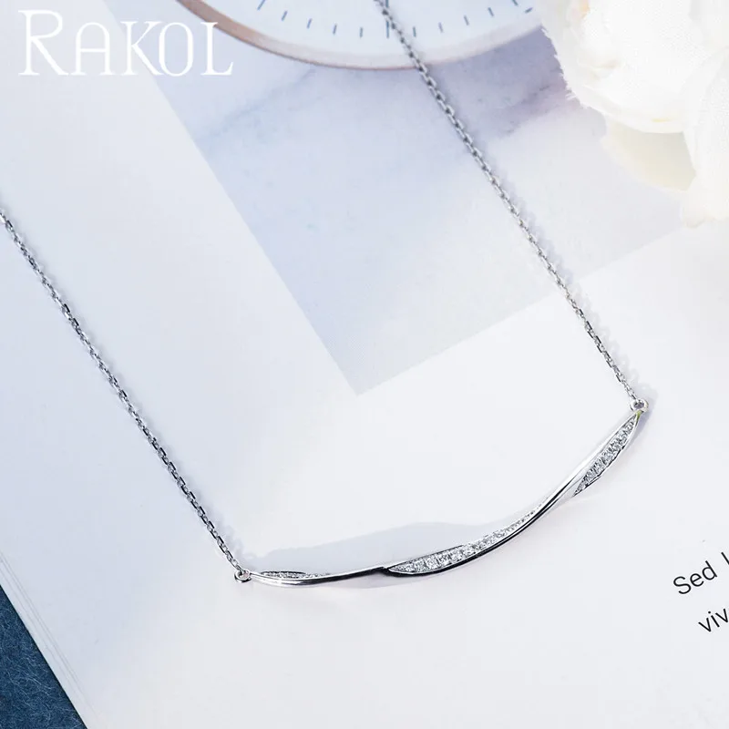 

RAKOL Simple Style Fashion Romantic Metal Zirconium Oxide Smiley Face Necklace for Gift Ladies wedding necklace ZNL044