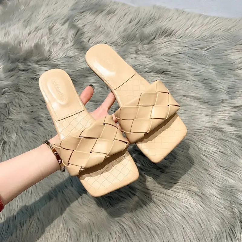 Женские шлепанцы на плоской подошве тесьмой сандалии повседневные 2020 летня