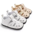 Новый новорожденный мальчик младенец летние белые сандалии Мягкая резиновая подошва на открытом воздухе удобная обувь на резиновой подошве в повседневном стиле одежда для малышей, для тех, кто только начинает ходить, обувь