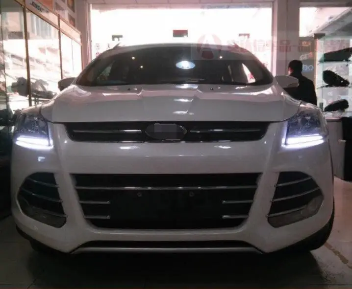 Ходовые огни в куга 2. Штатные дневные ходовые огни форд куга 1. 1494041 ford накладка птф. Ходовые огни форд фиеста мк6 2011. Ходовые огни в куга 2.