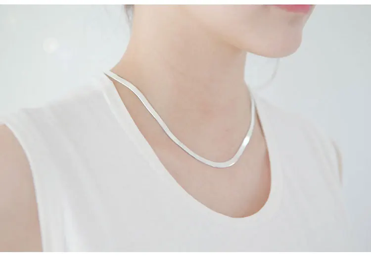 

Snake Chain Personality Girl Necklace Necklace Charm Women Hip Hop Rock Party Jewelry Accessories Sword Piece Chain