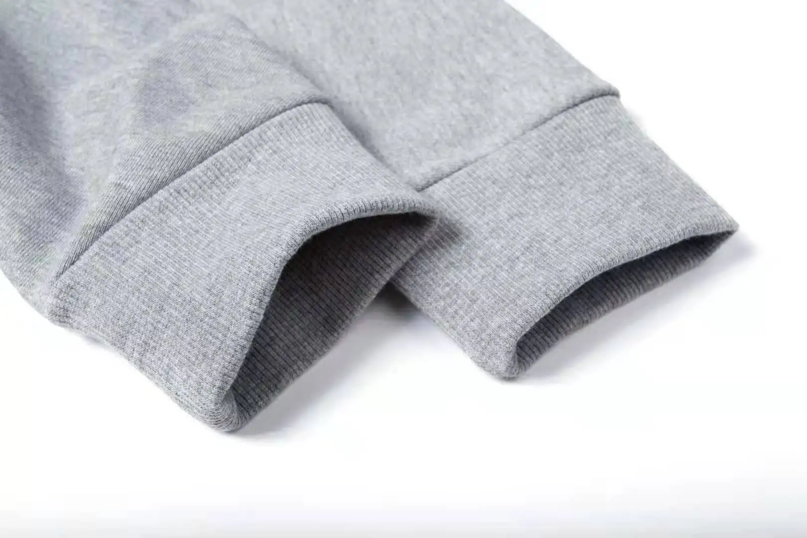 

2021 Autumn And Winter New Round Collar Long Sleeve Hip Hop Trade Popular Logo Cartoon Pure Color Letters Loose T-Shirt Hoodies