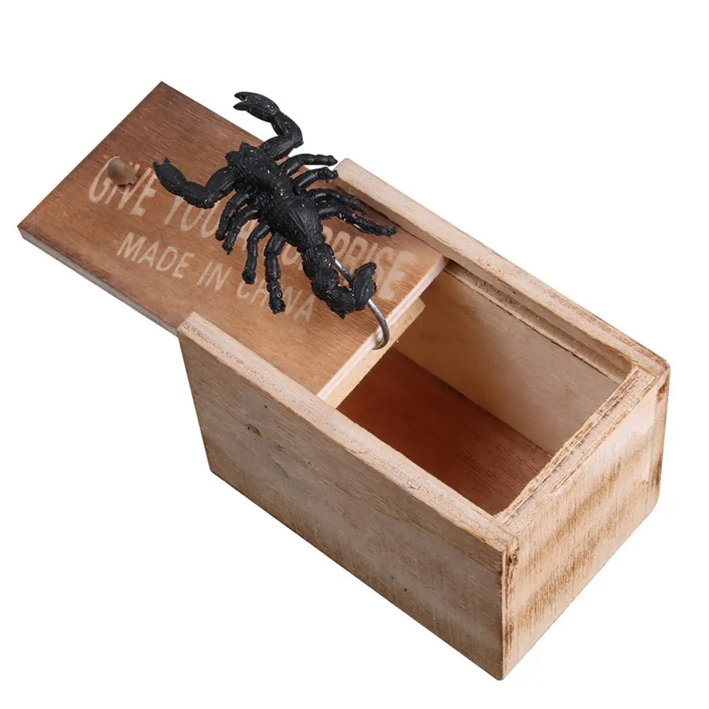 

Wooden Prank Spider Scare Box Case Joke Lifelike Funny Surprise Gag Toy Tricky Toys for Halloween Funny Gift