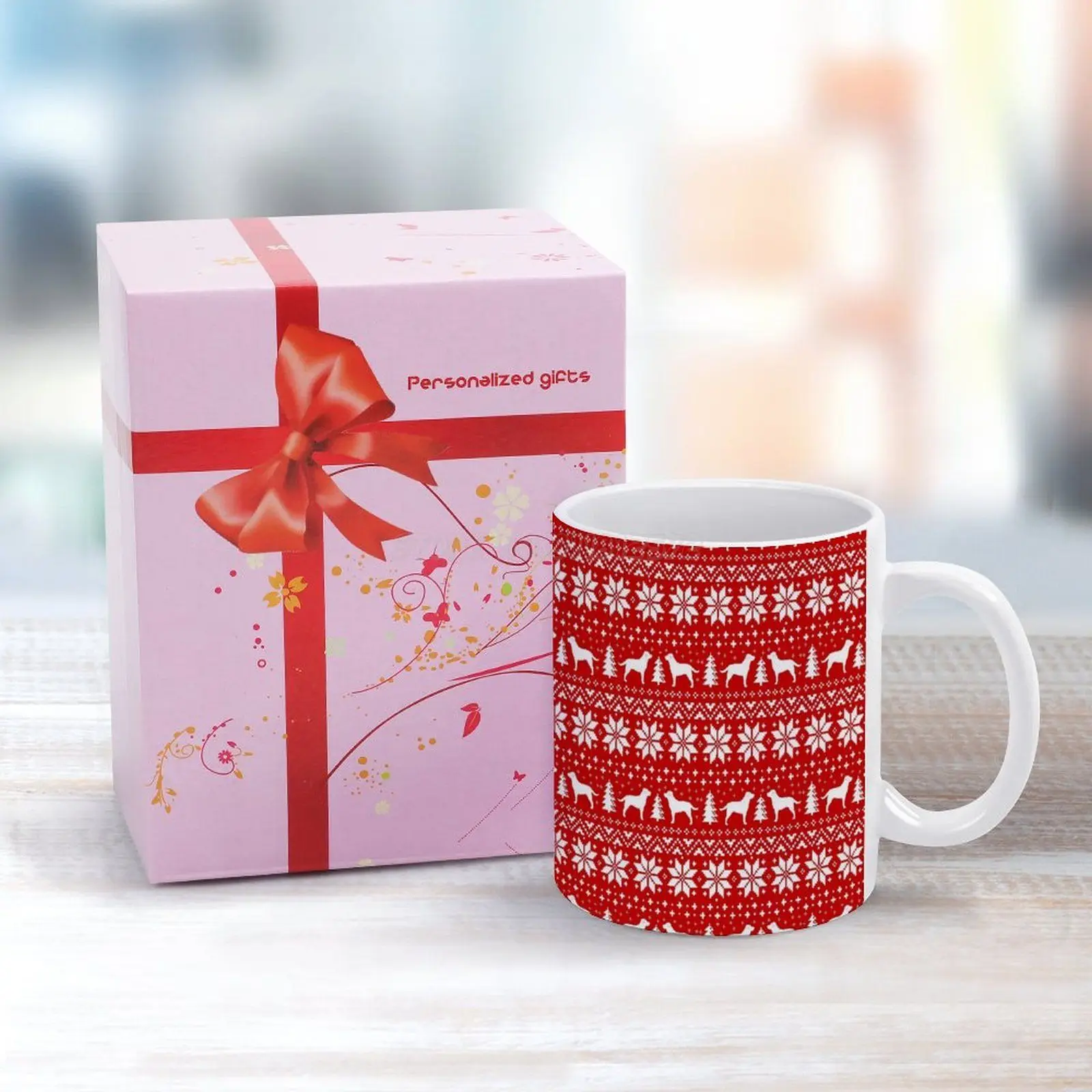 Красно-белая кружка в винтажном стиле с изображением Лабрадора ретривера