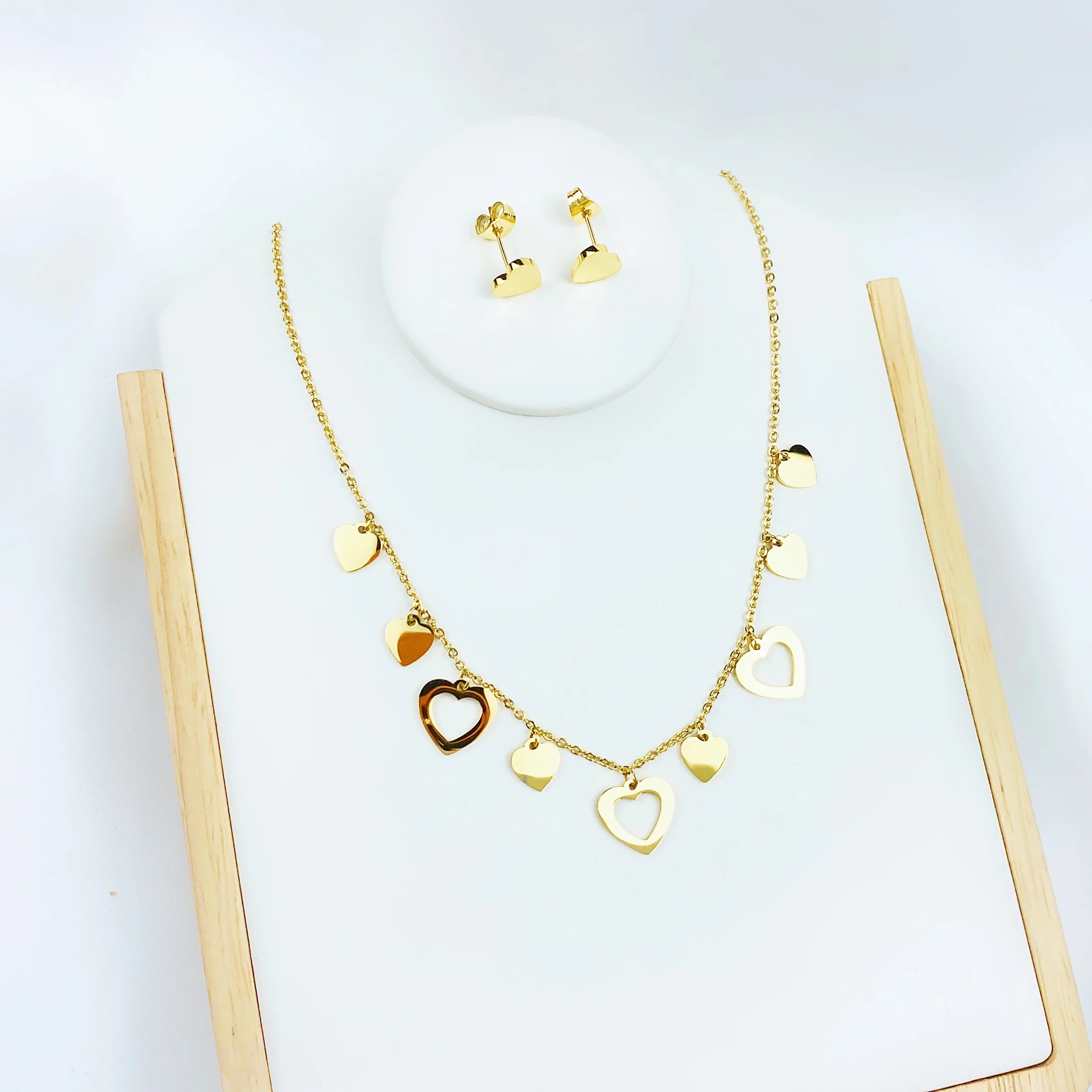 

HOT Heart Necklace Earrings For Women Chain Heart Shape Pendant Necklace Gift Ethnic Bohemian Choker Necklace Drop Shipping.