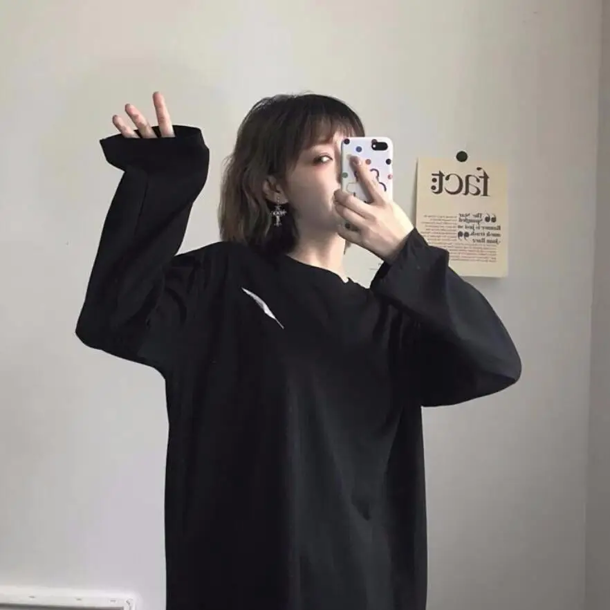 

LISCN Women's Autumn 2020 New Korean Style Loose Wild Embroidery Long-Sleeved T-Shirt Women Summer Bottoming Shirt