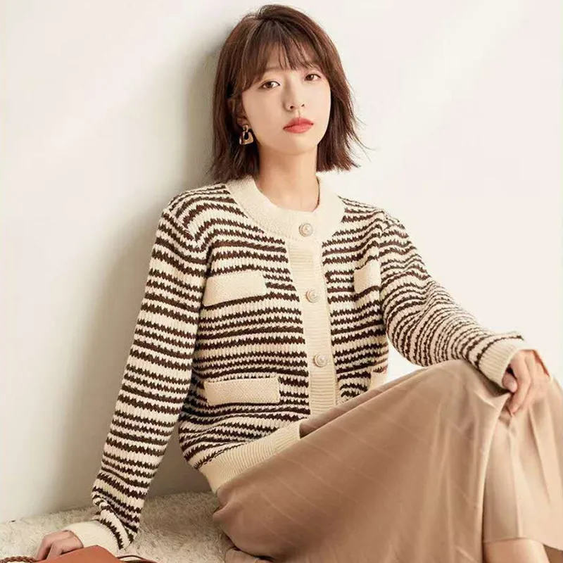 

Cardigan Women O-neck Single Breasted Long Sleeve Striped Sweater Casual Pockets Knitted Cardigan Jumper Female Vintage Sweater