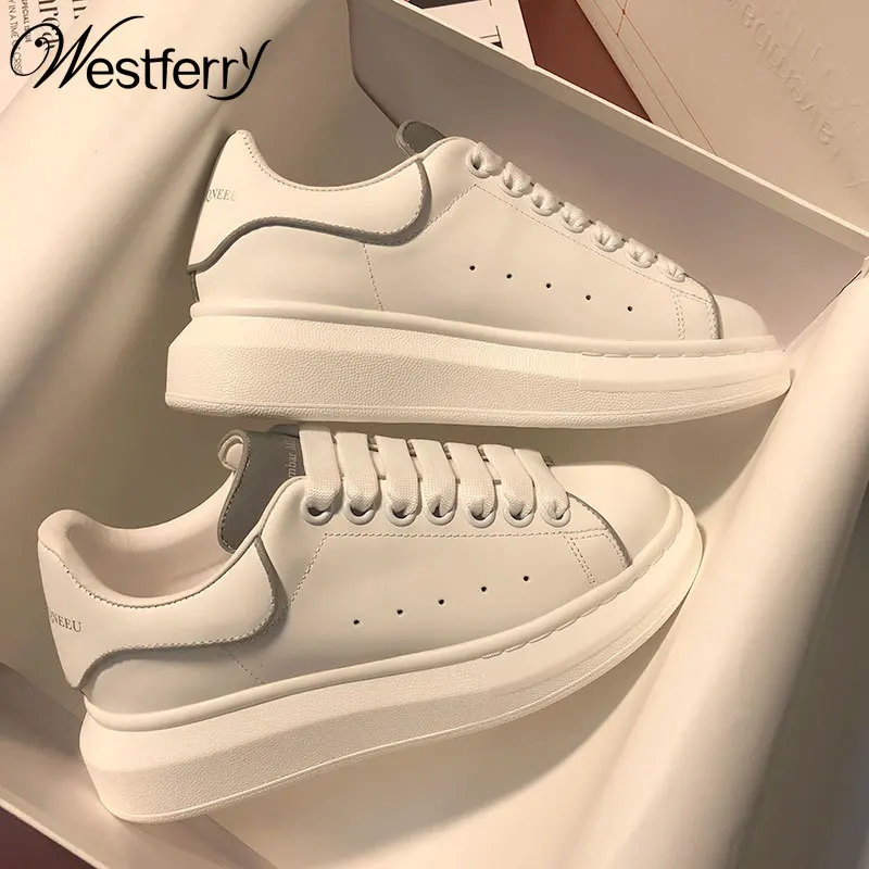 

2021 new women's shoes Darling white shoes women's leather wild thick-soled Hong Kong style ins street style summer tide shoes