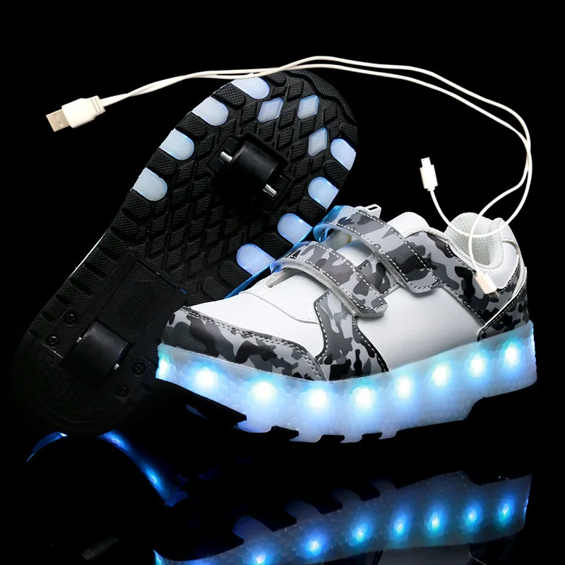 

Кроссовки детские, светящиеся, с USB-зарядкой, с черными колесами
