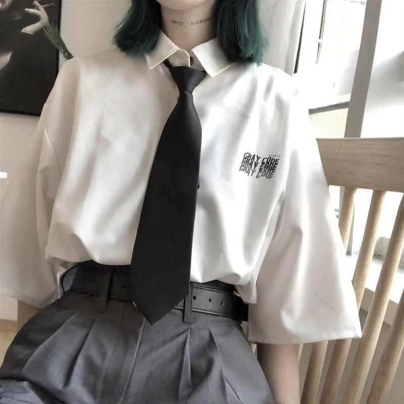 

HStar Women half Sleeve Blouse Shirts Vintage Female Two Pieces Shorts Casual Street Lady Suits Blouse Tie Belt