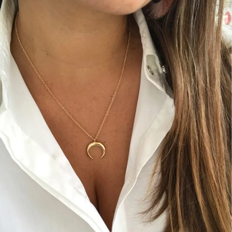 

Fashion Personality Moon Women Necklace Female Clavicle Chain Plating Gold Silvers Crescent Pendant Necklaces For Friend Gift