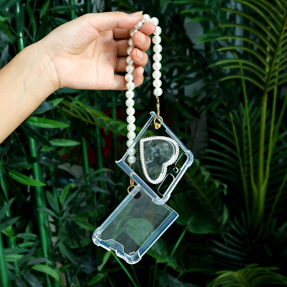 

Crystal Heart Pearl Chain Case for Samsung Galaxy Z Flip 3 5G Love Heart Bracelet Lanyard Holder Clear Cover For Galaxy Flip