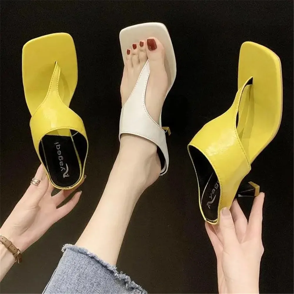 

Сланцы женские с квадратным носком, сандалии на высоком каблуке, кожаные пляжные шлепанцы, пикантные, для улицы, черные, белые, лето