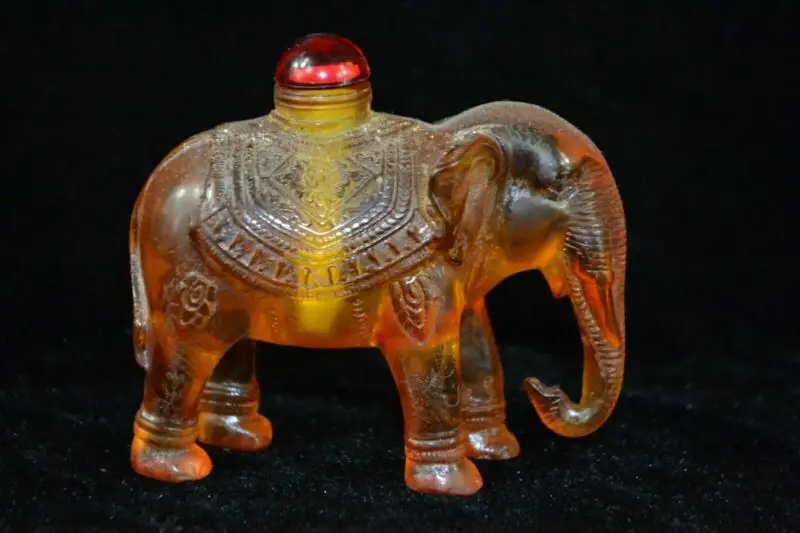 Старинный коллекционный Янтарный вырезанный слон в форме благоприятного