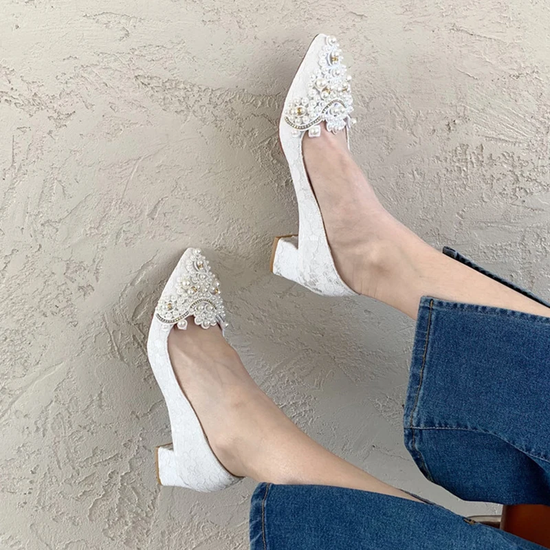 Туфли-лодочки женские на высоком каблуке с острым носком жемчугом белые - купить
