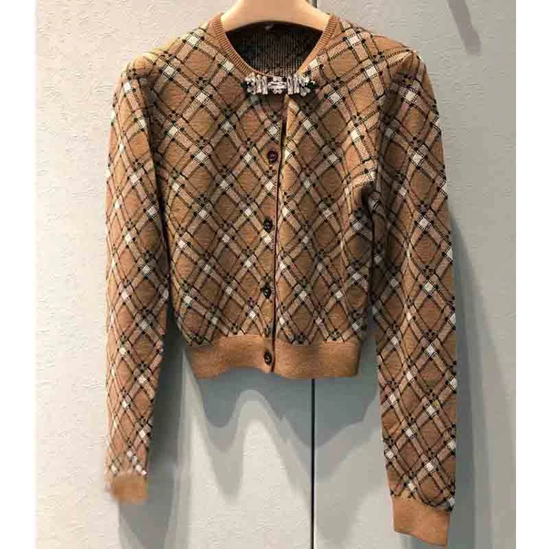 

2021 Autumn Winter Women Cardigan Wool Jacekt O-Neck Crystal Brooch Vintage Plaid Knitted Sweater Coat New