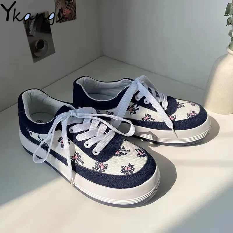 

Женские парусиновые кроссовки на платформе, повседневные универсальные кроссовки с бантом, на шнуровке, с вулканизированной подошвой, в Ко...