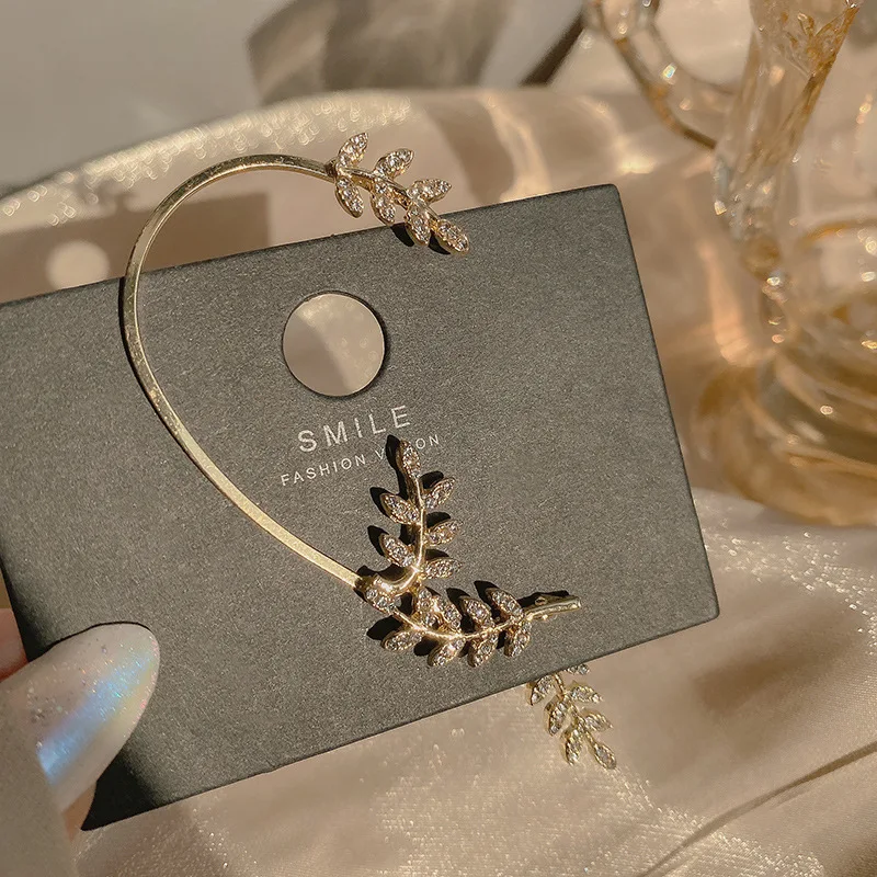 

Fashionable Leaf Design Temperament Ear Bone Clip