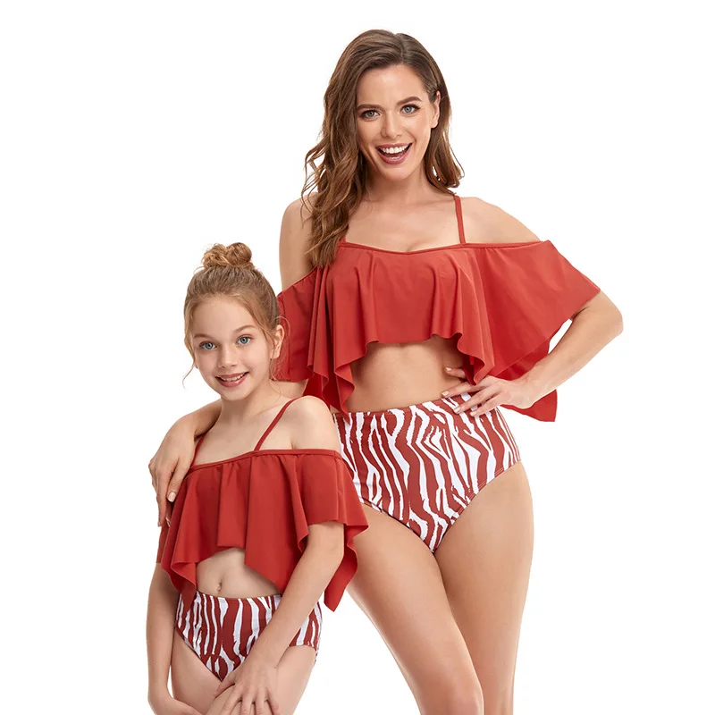 

Swimsuit Family Matching Clothes 2021 New Print Mom And Me Swimwear Family Look Bathing Suit Mother Daughter Swimsuits Outfits